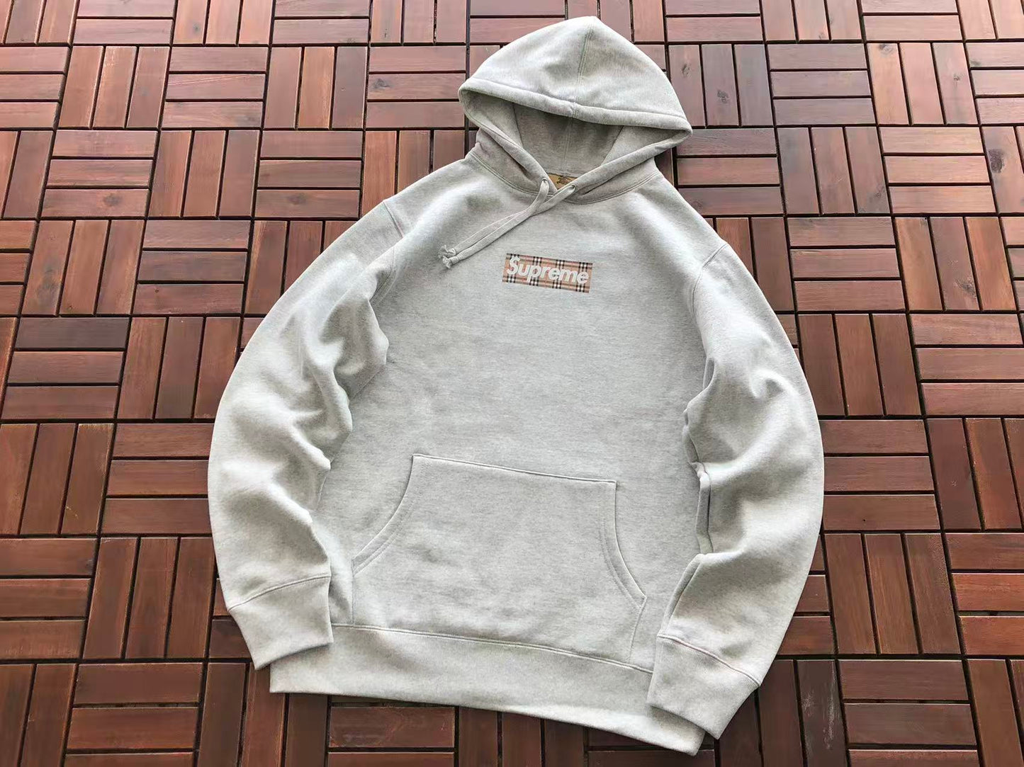 Sudadera con capucha BB