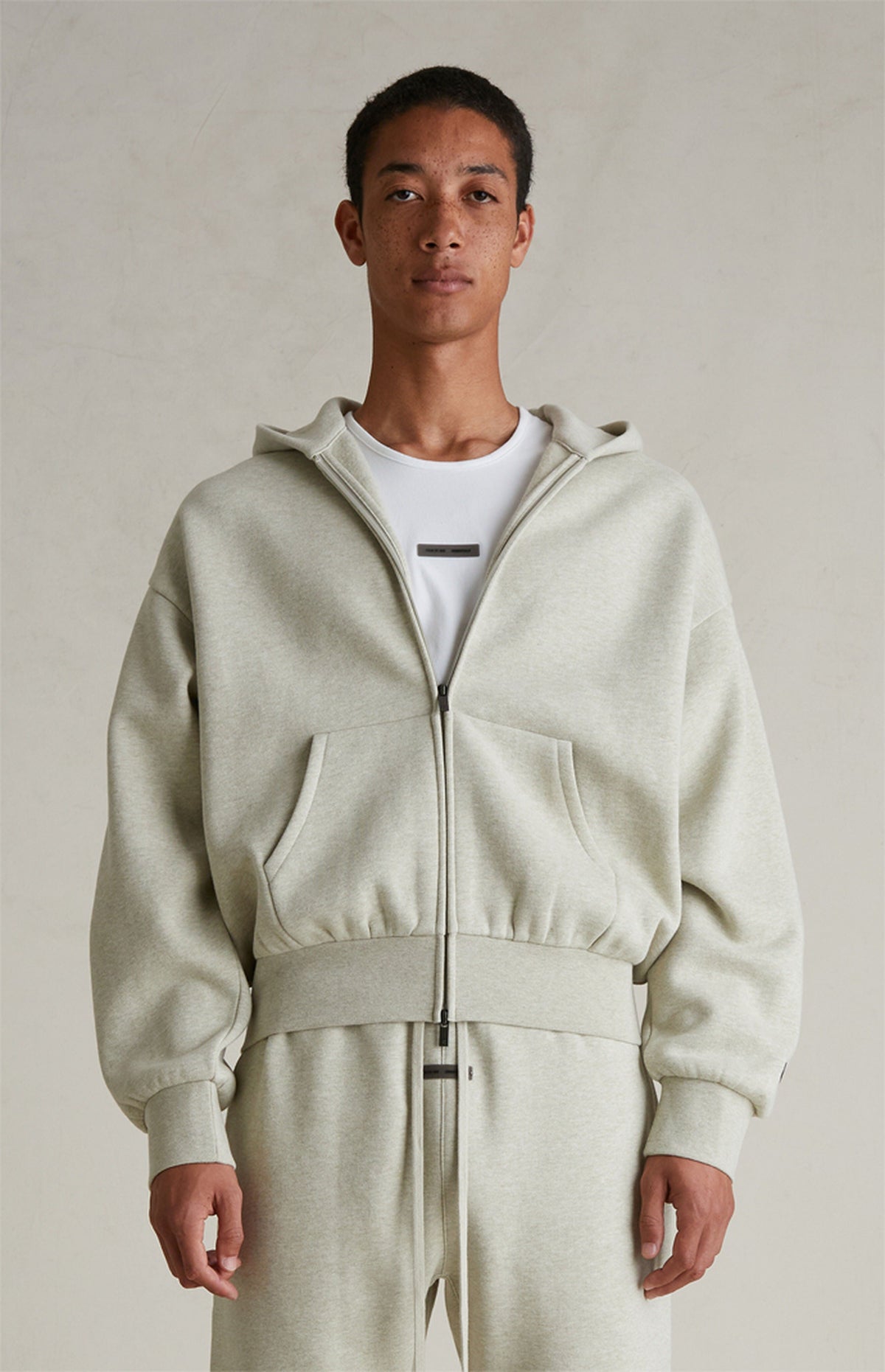 Felpa con cappuccio e zip FOG x Essentials 25Sp