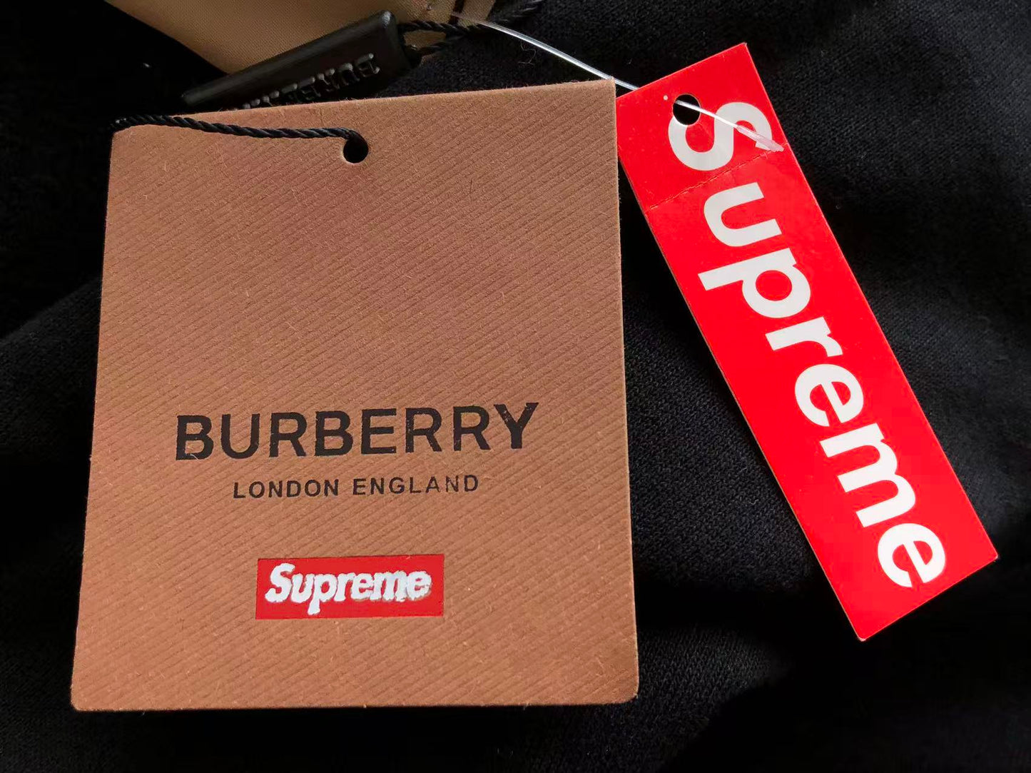 Sudadera con capucha BB