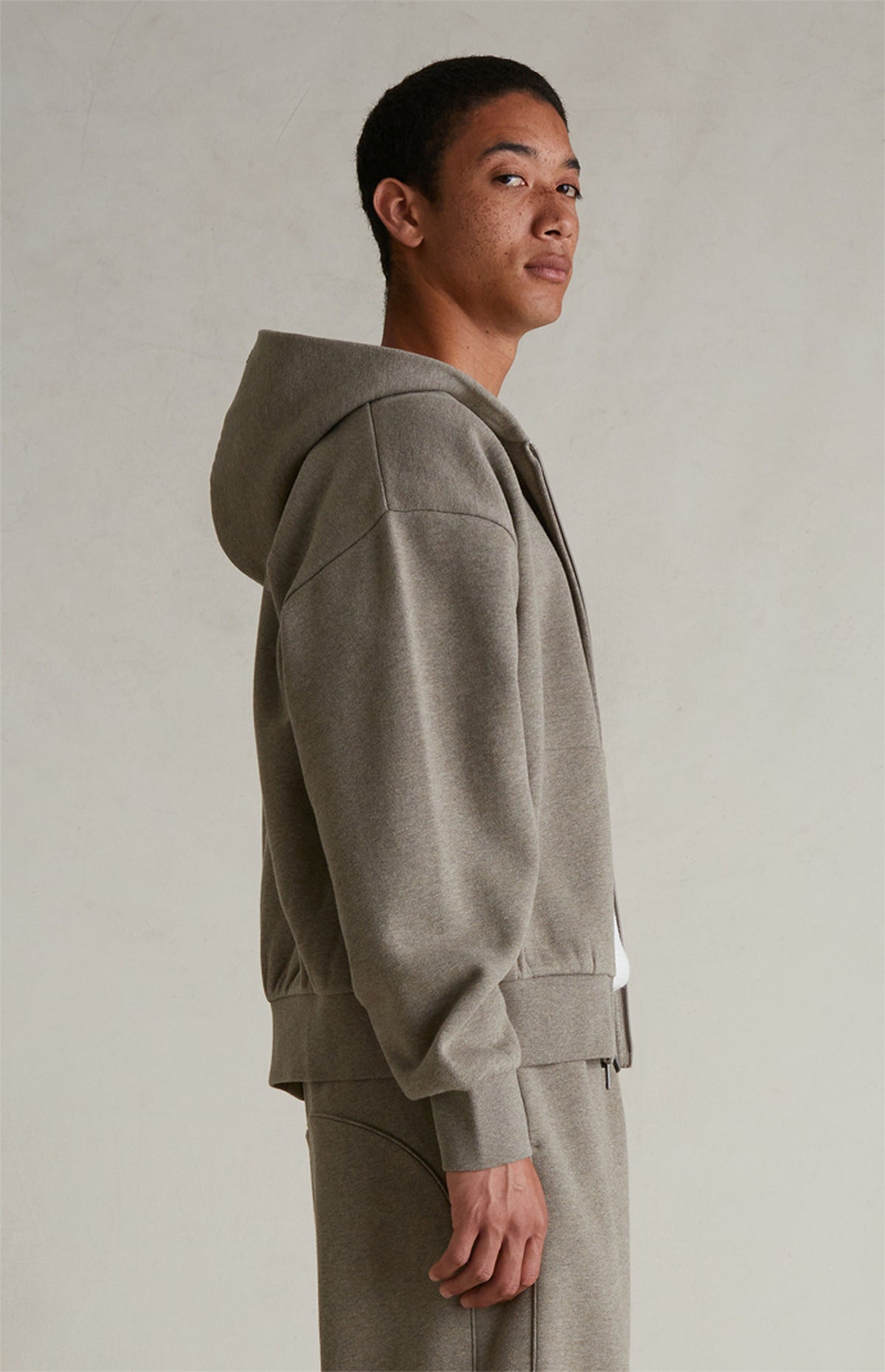 Felpa con cappuccio e zip FOG x Essentials 25Sp